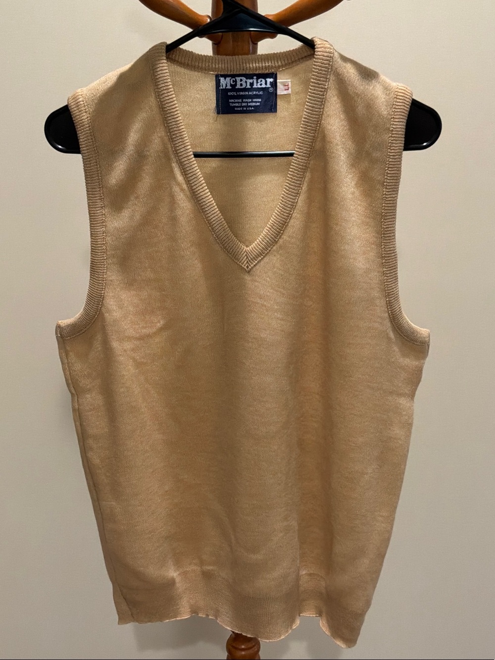 McBriar vintage men’s tan V-Neck Knit vest 100% virgin acrylic sizeLL